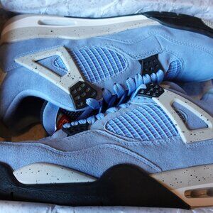 Air Jordan 4 Retro "University Blue UNC 2021" (Size 11)